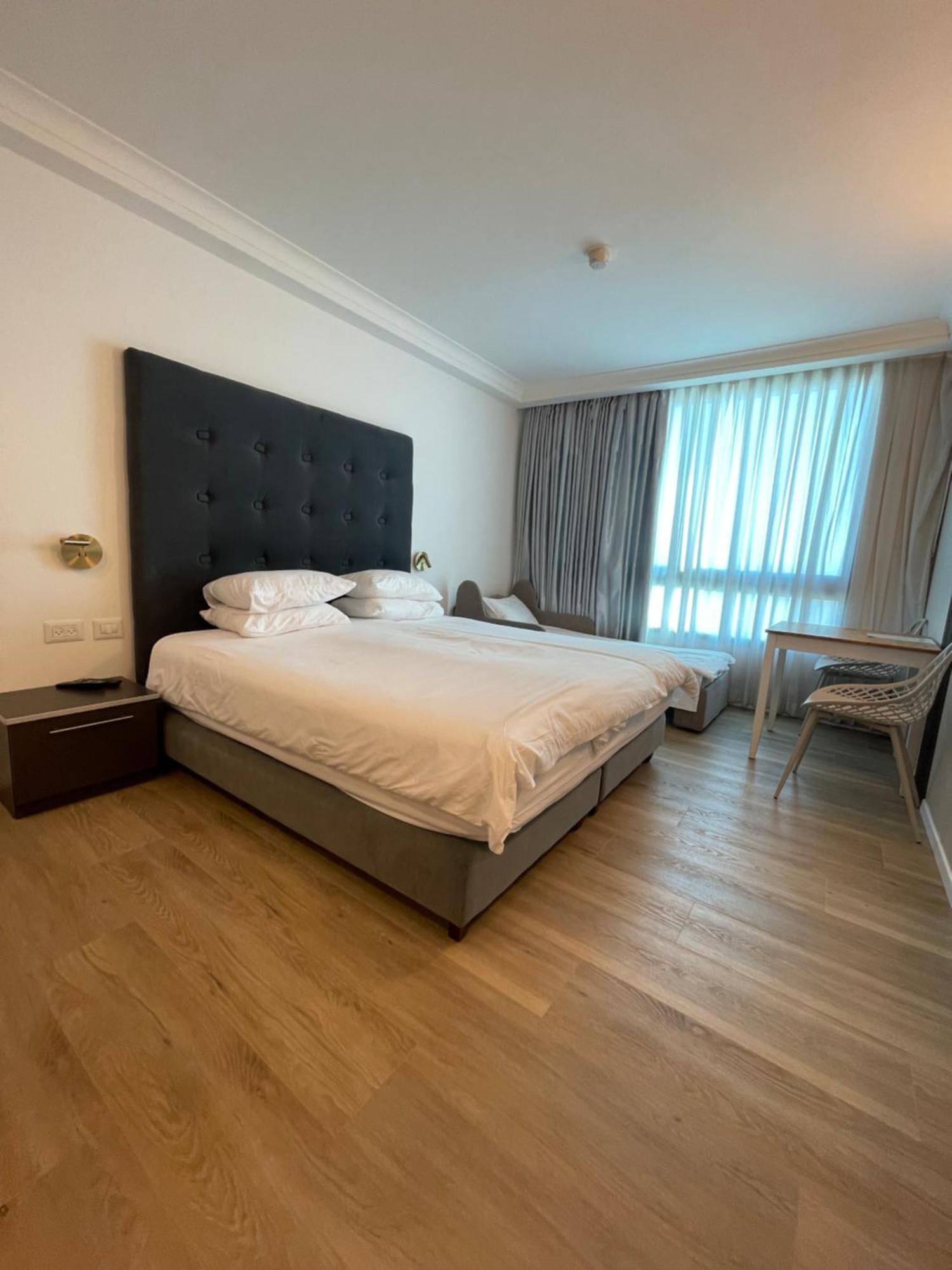 Netanya Seaview Aparthotel ภายนอก รูปภาพ