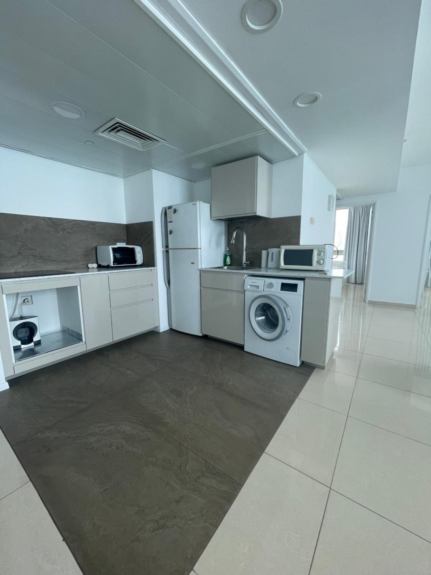 Netanya Seaview Aparthotel ภายนอก รูปภาพ